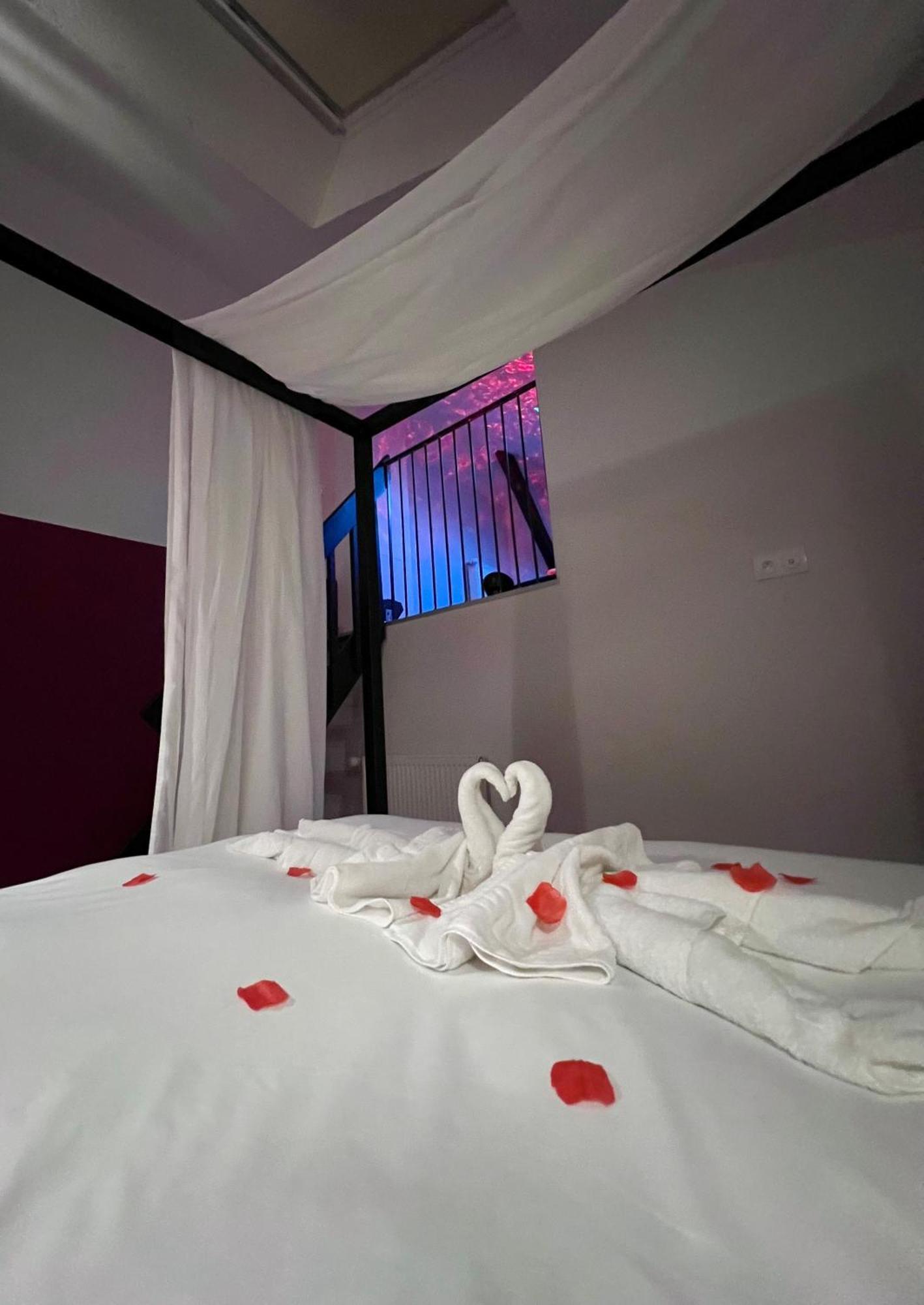 50 Nuances D'Amour - Jacuzzi / Massage / Cinema Муаран Экстерьер фото